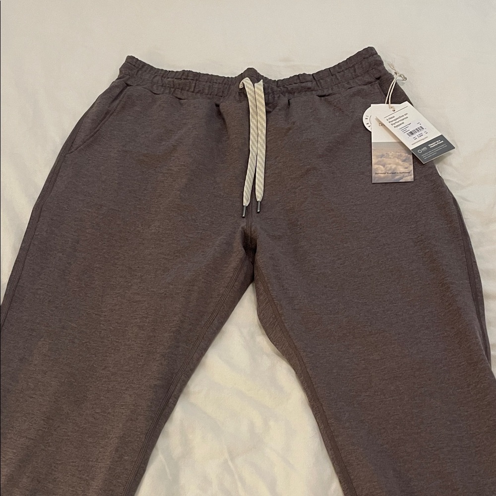 Vuori Women's chia heather performance Joggers